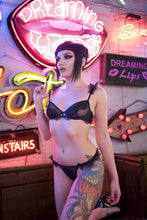 Load image into Gallery viewer, Peek & Beau Nyx Wide eyelash lace bra black