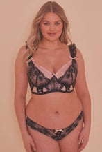 Load image into Gallery viewer, Sabine Lace Up Contrast Bra Full Bust Bra