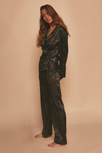 Load image into Gallery viewer, Wolf & Whistle Eden Knot front PJ set