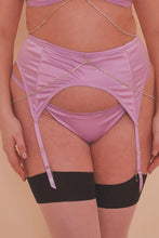 Load image into Gallery viewer, Felicity Hayward Knox Chain Satin Suspender Lilac Curve
