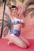 Load image into Gallery viewer, Collectif Toucan Frilled balcony top
