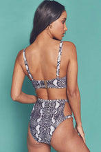 Load image into Gallery viewer, Wolf &amp; Whistle Eco Snakeskin chain push up top B - F
