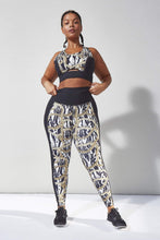 Load image into Gallery viewer, Wolf &amp; Whistle Curve Zebra Chain Leggings
