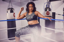 Load image into Gallery viewer, Wolf &amp; Whistle Printed Crop Leggings Leopard Curve
