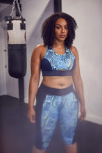 Load image into Gallery viewer, Wolf &amp; Whistle Printed Crop Leggings Snake Curve
